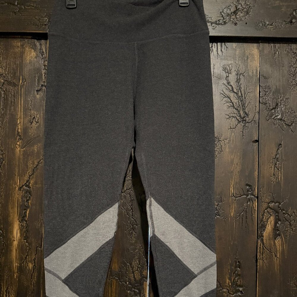 Old Navy Active Balance Leggings – XL – Moisture-Wicking Comfort!